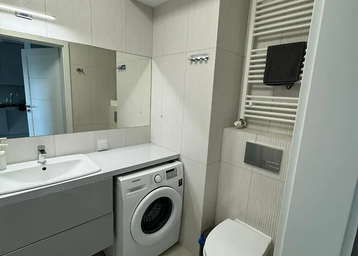 Downtown By The River Daire *