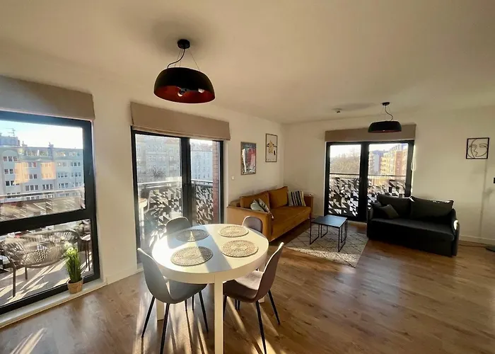 Downtown By The River Daire *